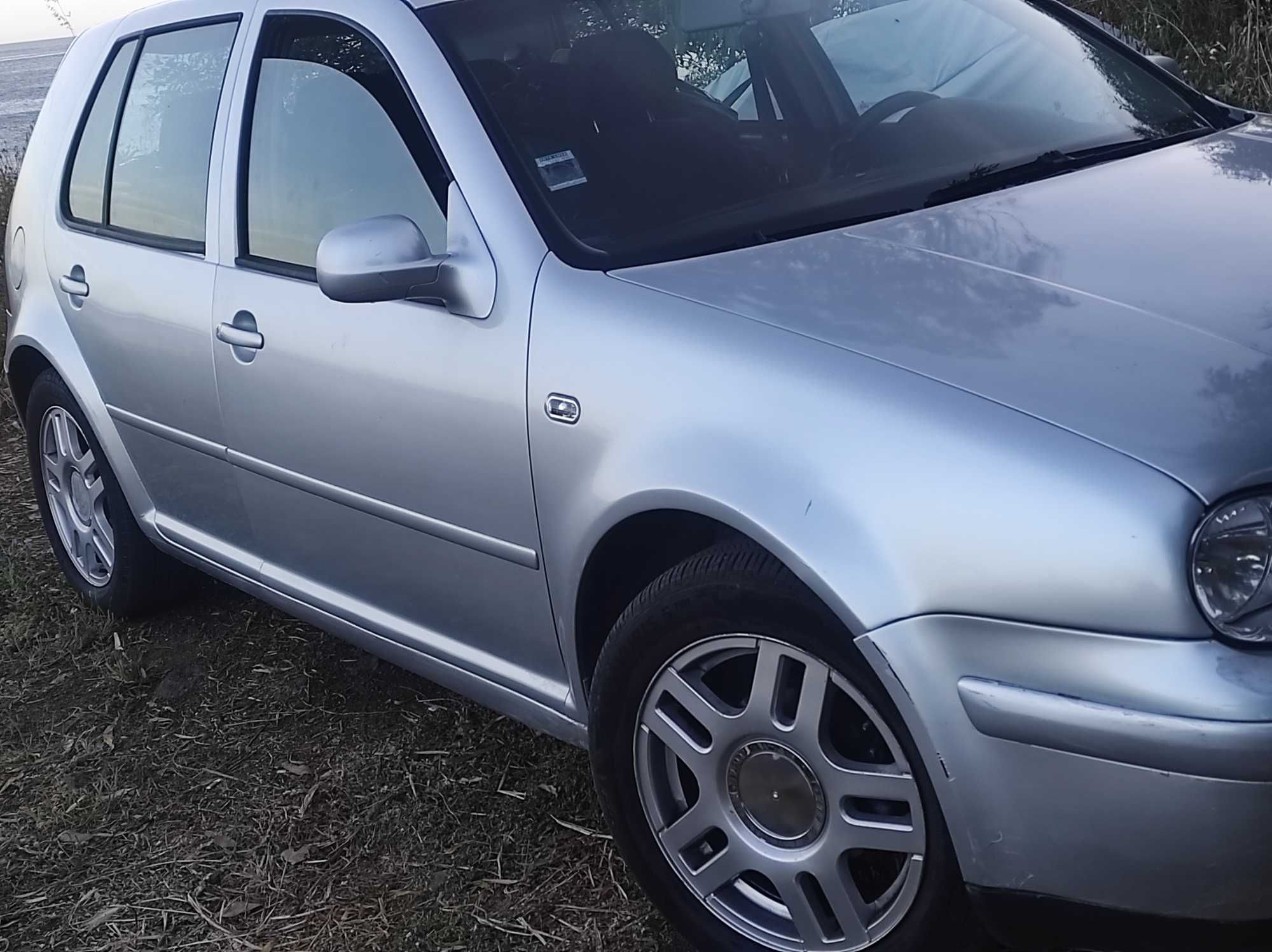 Golf ano 2003 , Confortável Llindo Carro