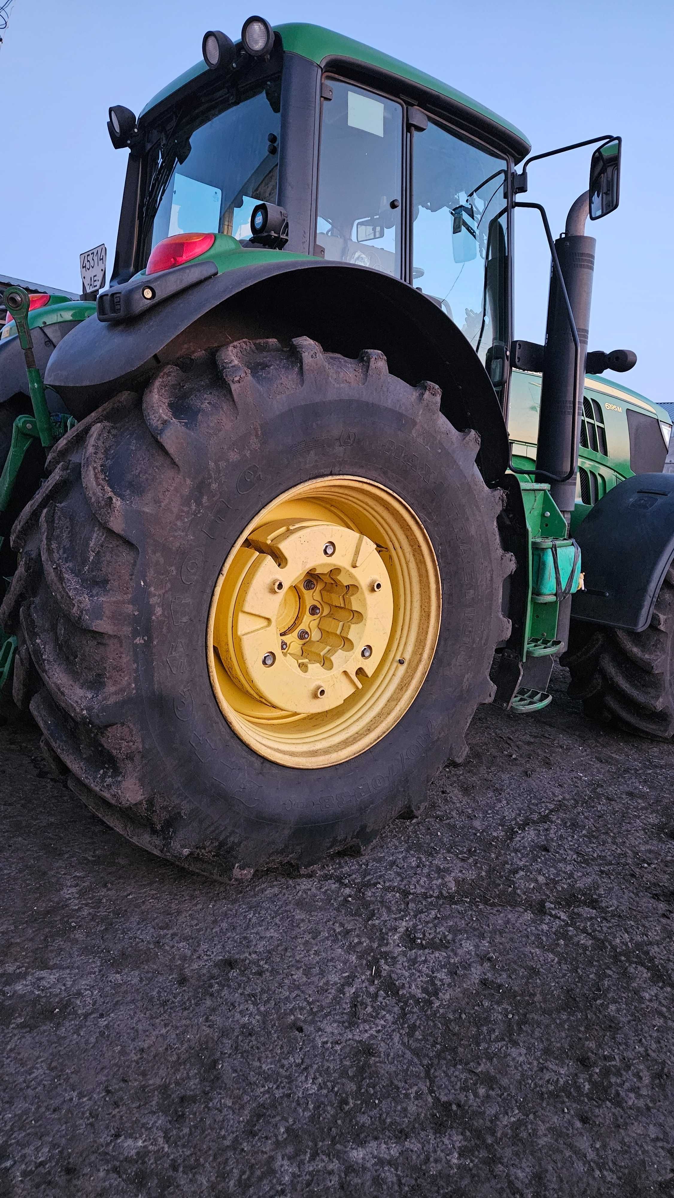 Трактор John deere 6195M 2017