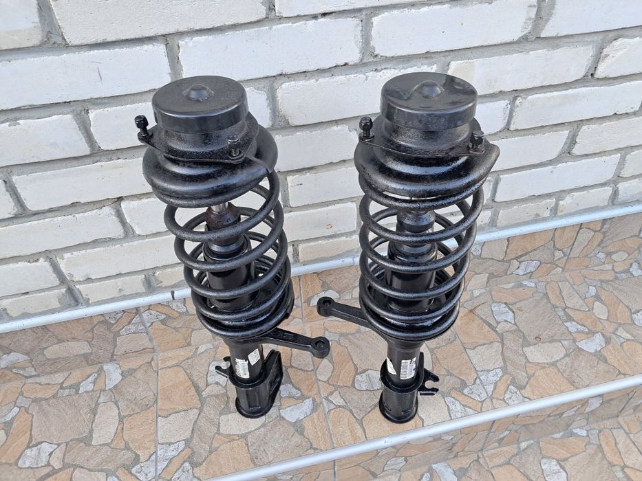 Стойки взборі ваз 2109 21099; 2110 2111 2112 2115 стойки передні ваз