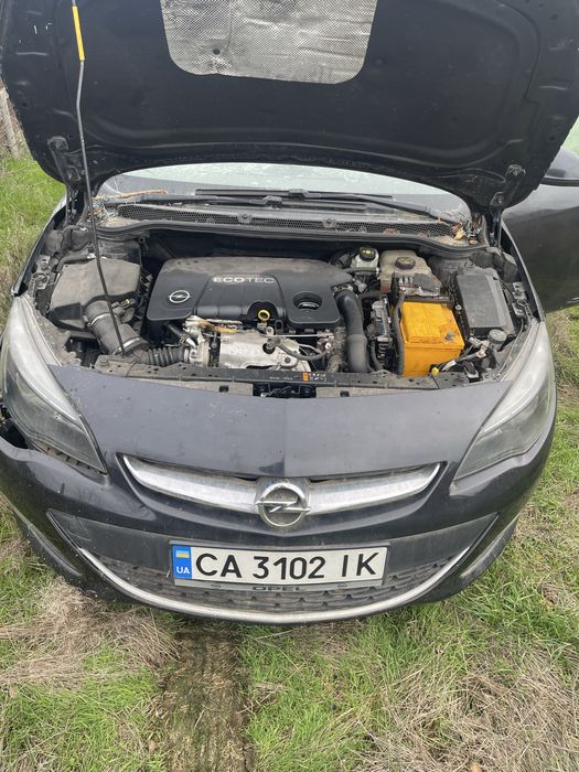 Продам Опель астра j 1,6cdti
