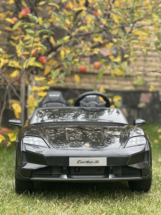 Електромобіль для дітей Porsche Taycan Turbo S Авто на акумуляторі