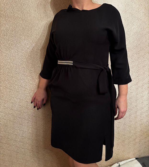 Чорна елегантна сукня