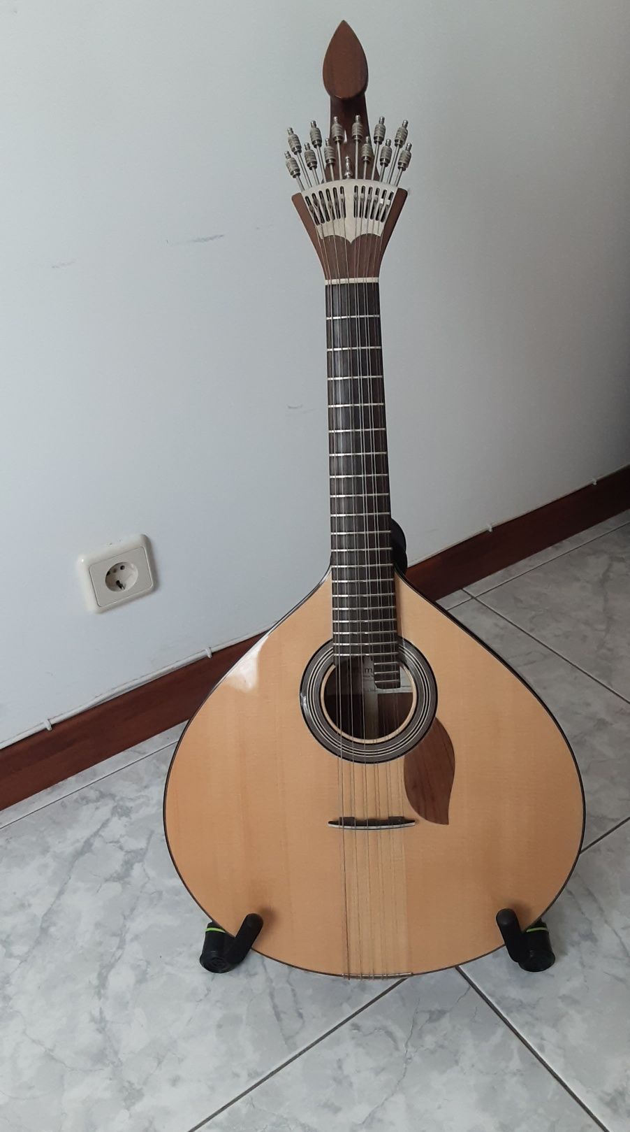 Guitarra Portuguesa Artimusica Meio Luxo modelo Coimbra GP71C C/Oferta