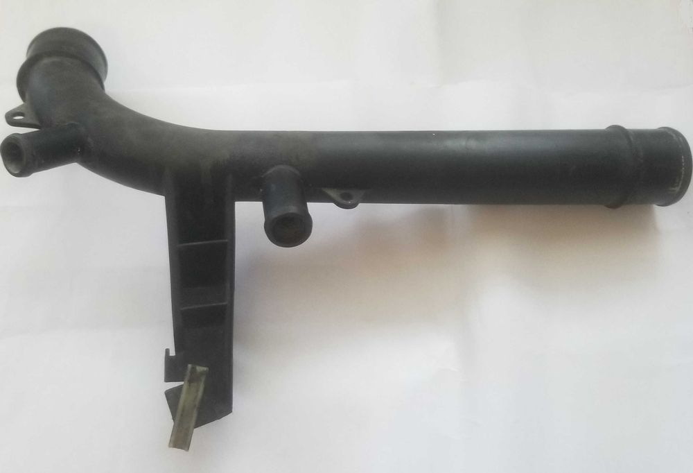 Патрубок системи охолодження Опель астра ф   код 90354839