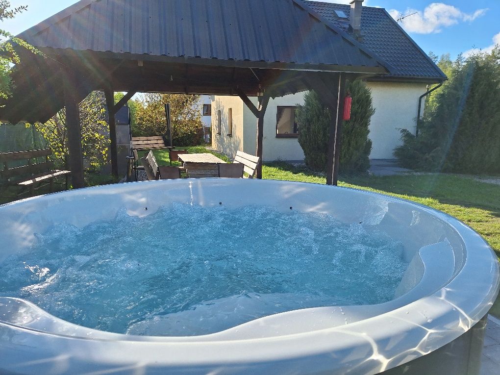 Domek z balią jacuzzi na wyłączność , jezioro, las. Kaszuby