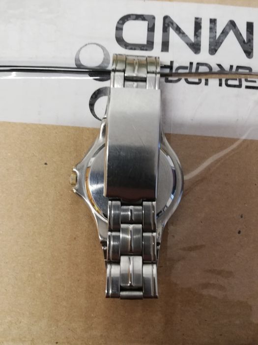 Zegarek Casio. Metalowa bransoleta