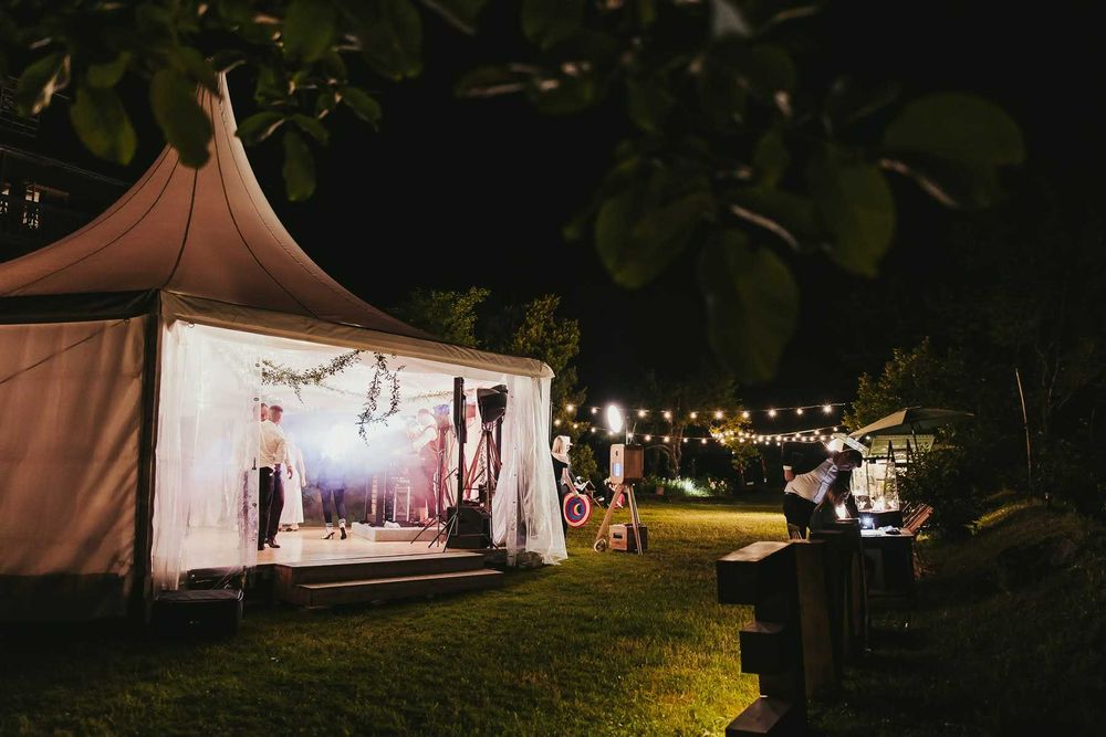 Fotobudka retro, drewniana klasyczna fotobudka na wesele i eventy