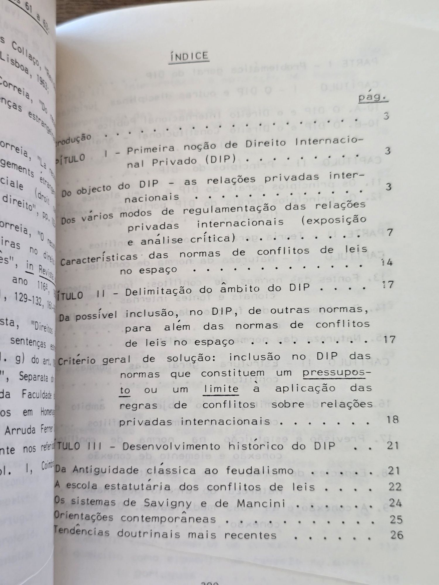 Livros jurídicos / Direito/ 1 = 5€ / 10 = 40€