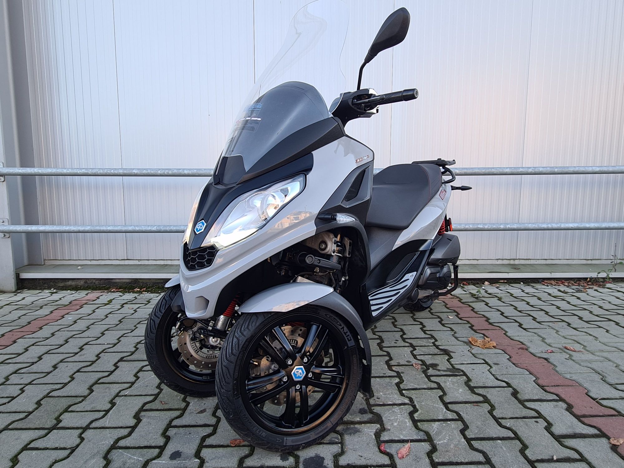 Piaggio MP3 300cm3 2019 rok L5E praktycznie nowy skuter