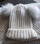 Gorro branco com pompom