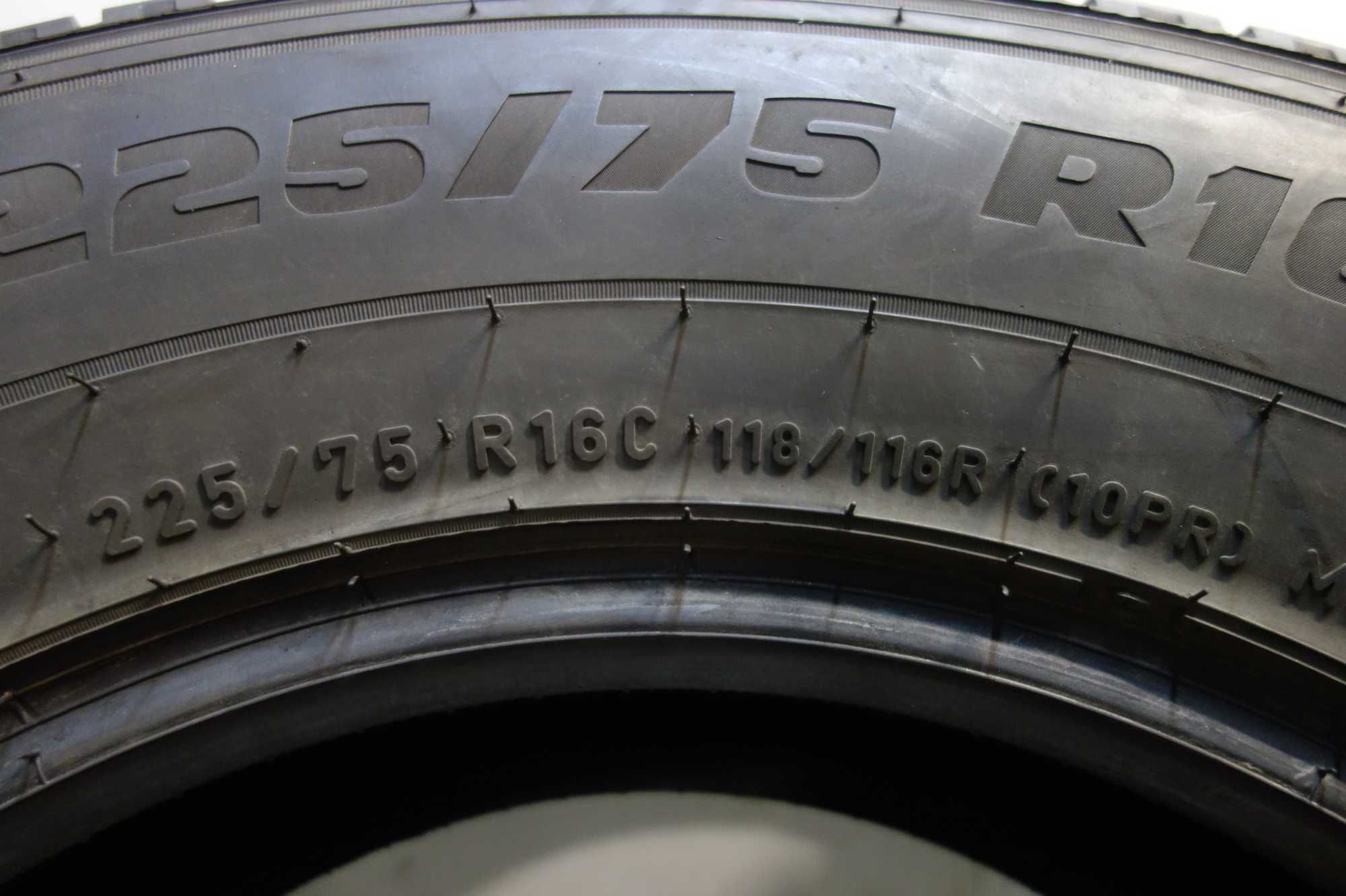 Opony zimowe 225/75/16C - PIRELLI Carrier Winter