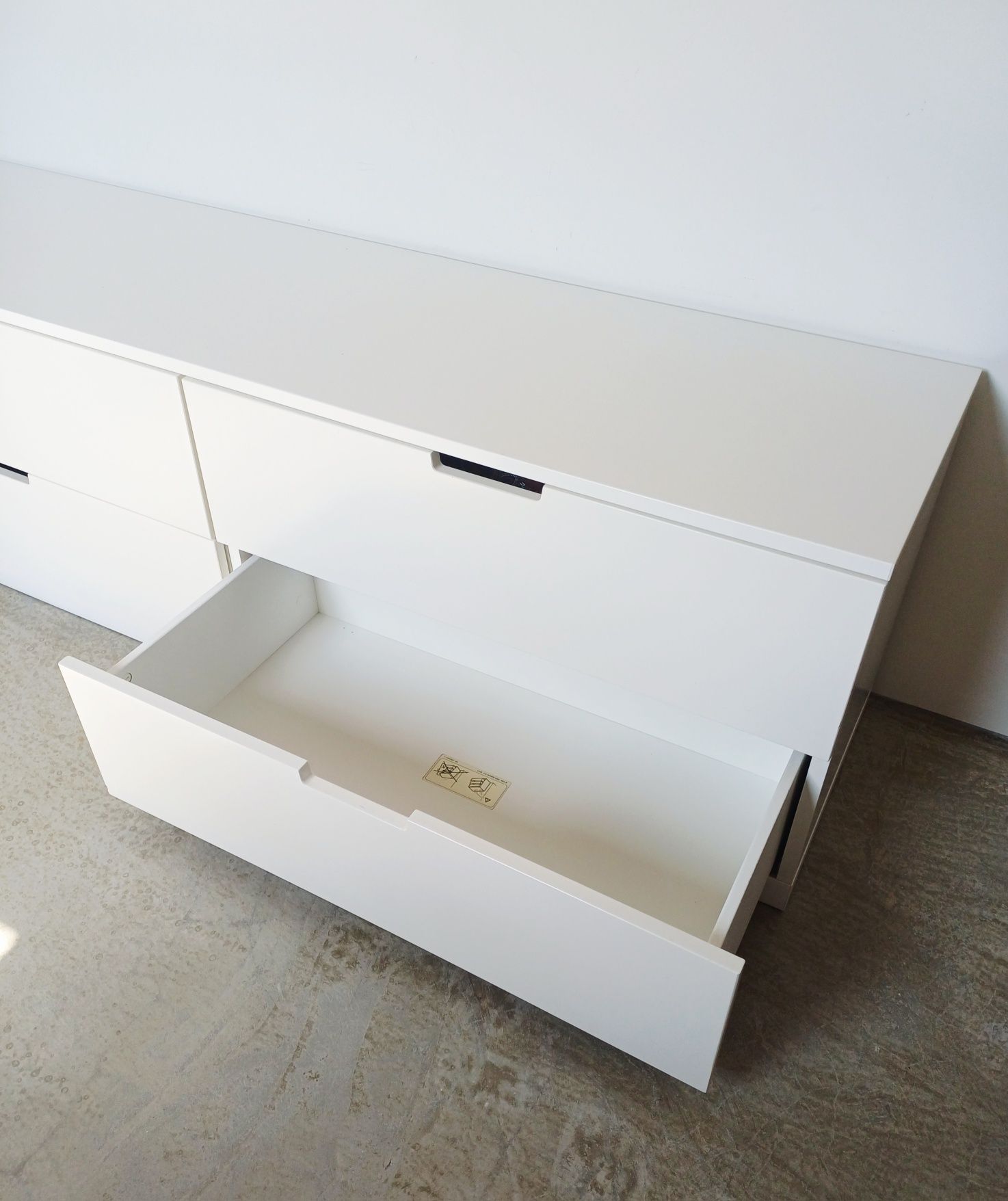 Aparador / cómoda branco 4 gavetas IKEA Nordli