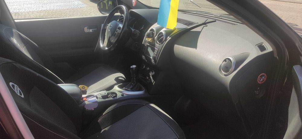 Автомобіль NISSAN Qashqai+2