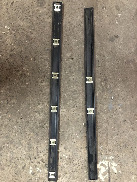 Молдинги  передних дверей гольф3