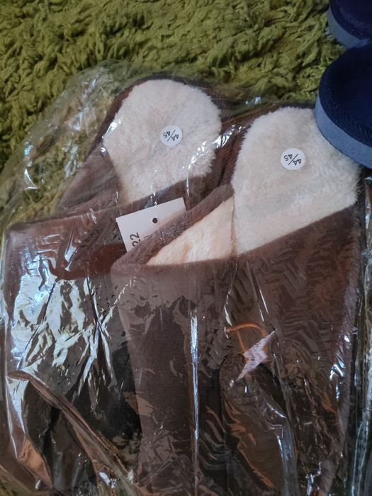 Sprzedam kapcie męskie nowe rozmiary 44-45