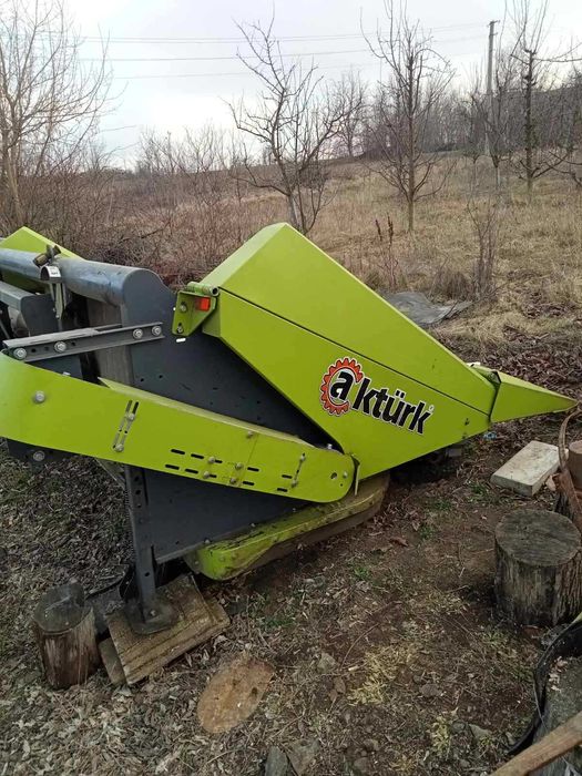 Жатка кукурузная. 6-ти рядна. Б/у . Жниварка кукурудзяна