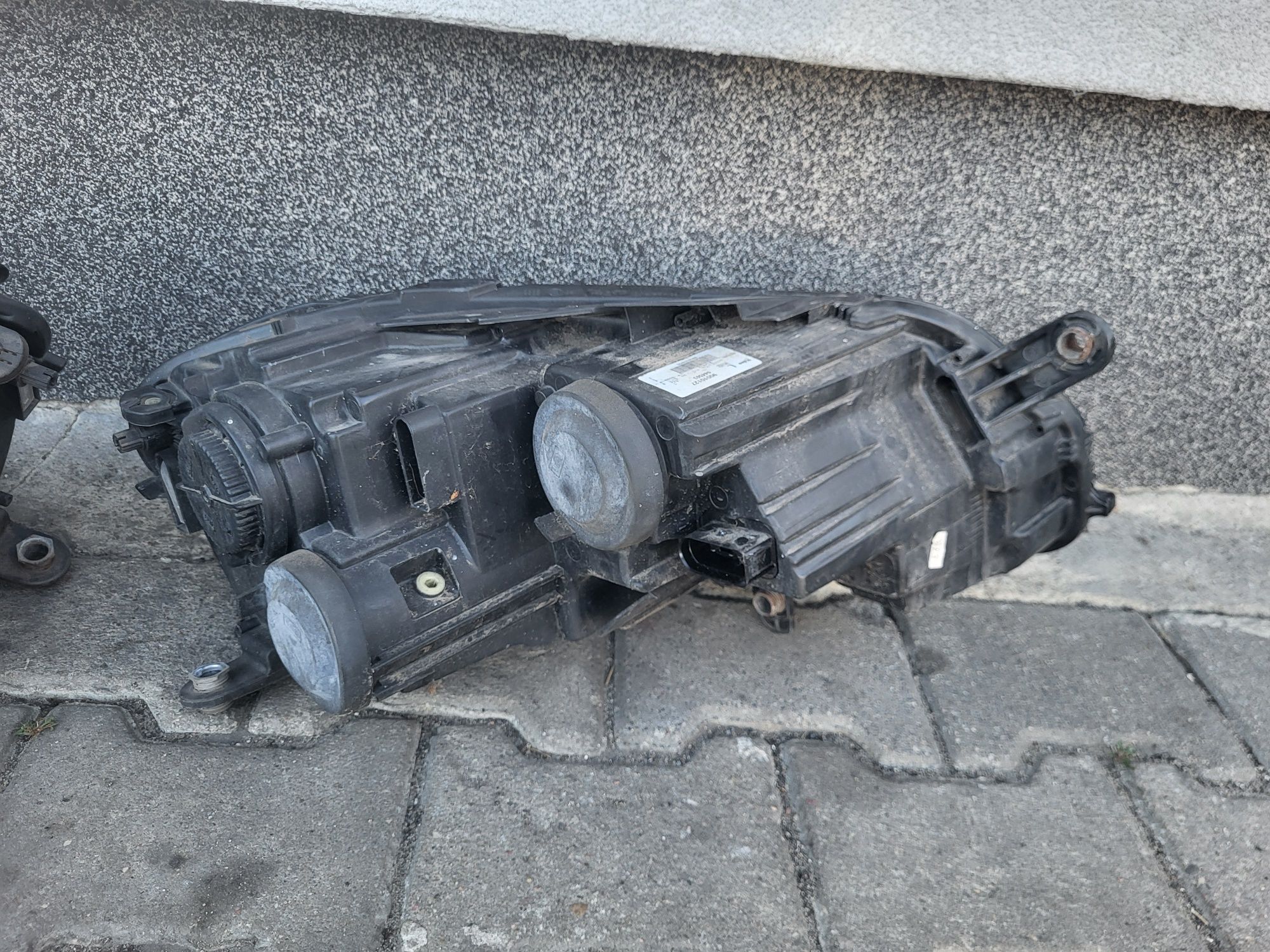 Passat b7 lampy przod uk valeo