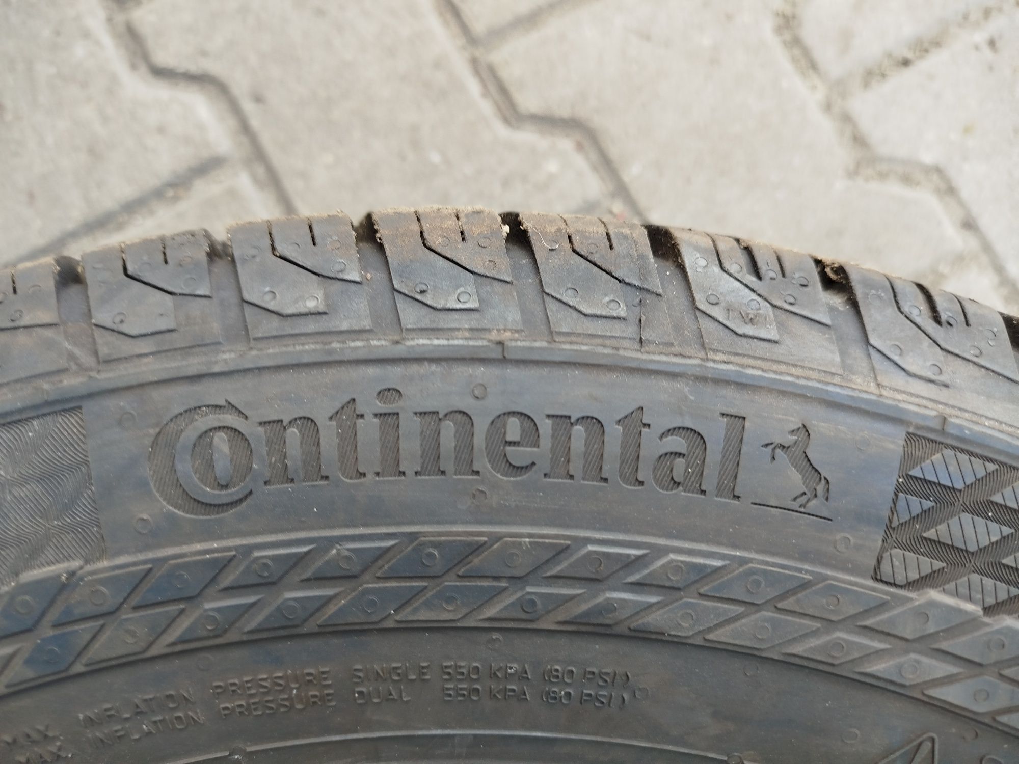Opony całoroczne Continental 215/65R16C