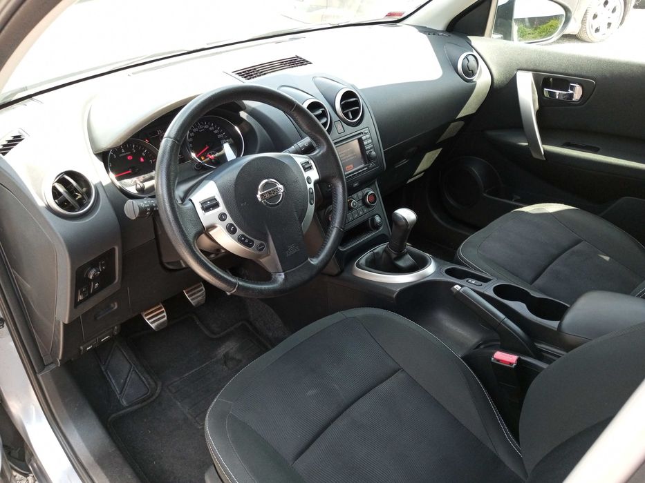 Nissan Qashqai 1.6 Benzyna 117 KM/Kamery 360/Panorama/Niski przebieg