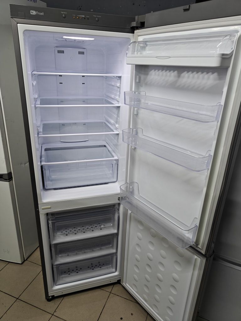 Холодильник  Samsung RB39FERN No Frost відмінний стан