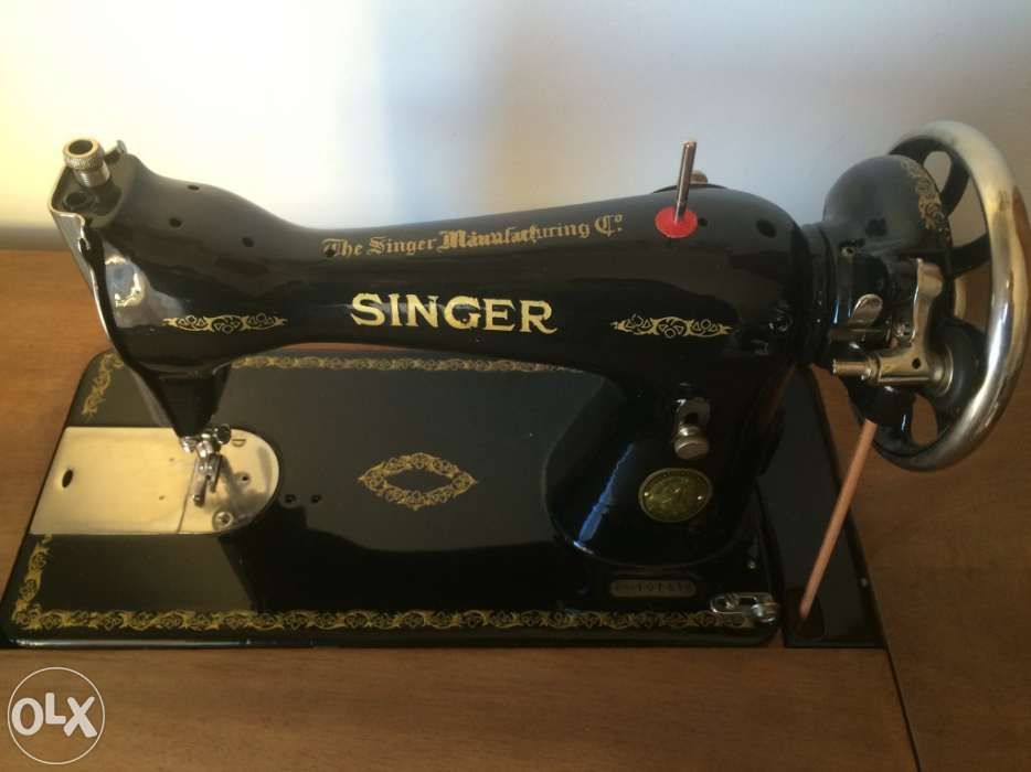 Máquina de Costura Singer Antiga e restaurada - Funciona como nova