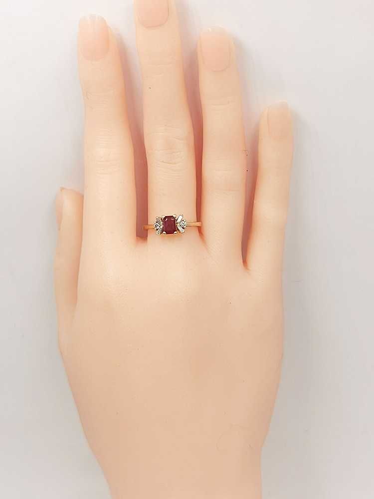 pierścionek złoto 14K 585 rubin 0,52 ct diamenty brylanty 2,90 g