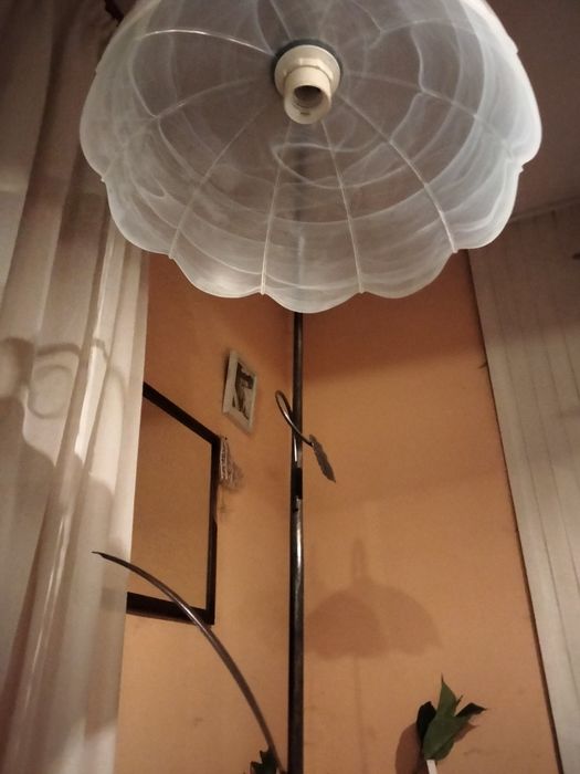 Lampa stojąca szkło