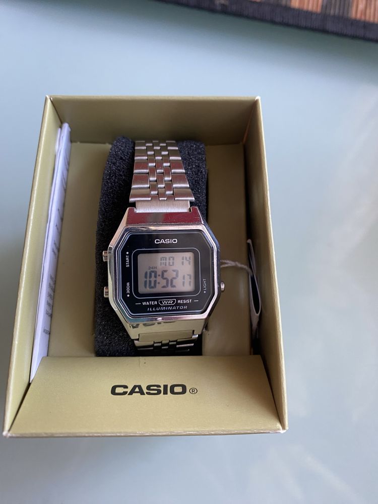 Наручний годинник CASIO LA680WA-1D оригінал