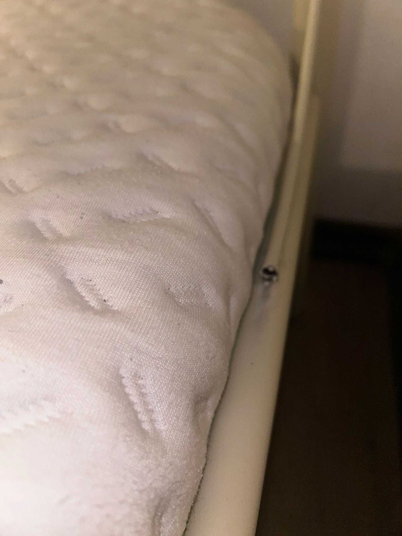 Łóżko młodzieżowe z materacem używane.