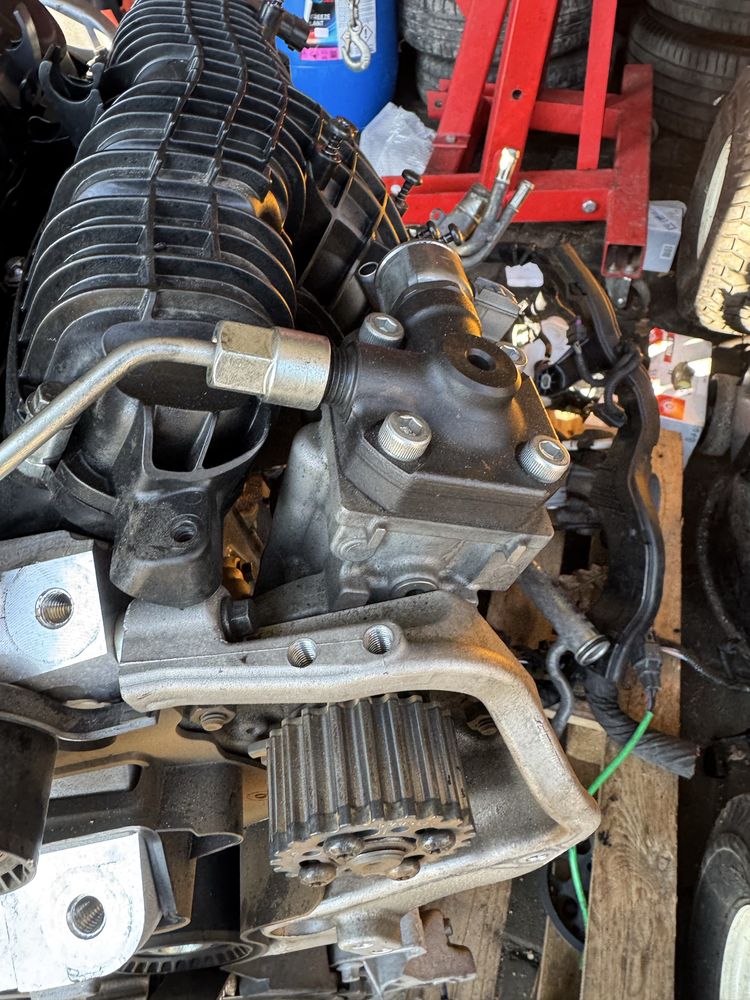 Silnik 2.0DIESEL D5 D4204T23