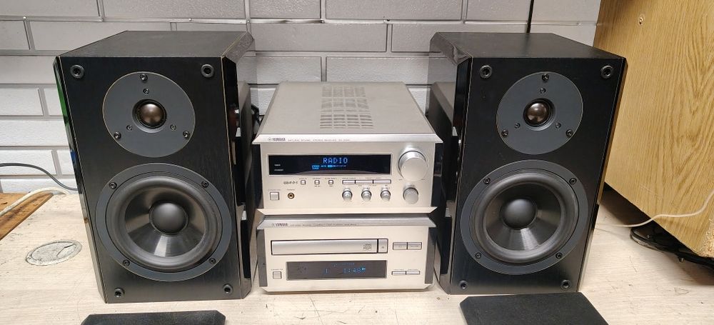 Wieża YAMAHA RX-100 Pianocraft.