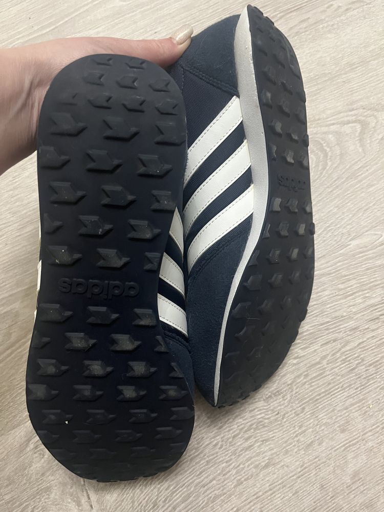 Кроссовки Adidas