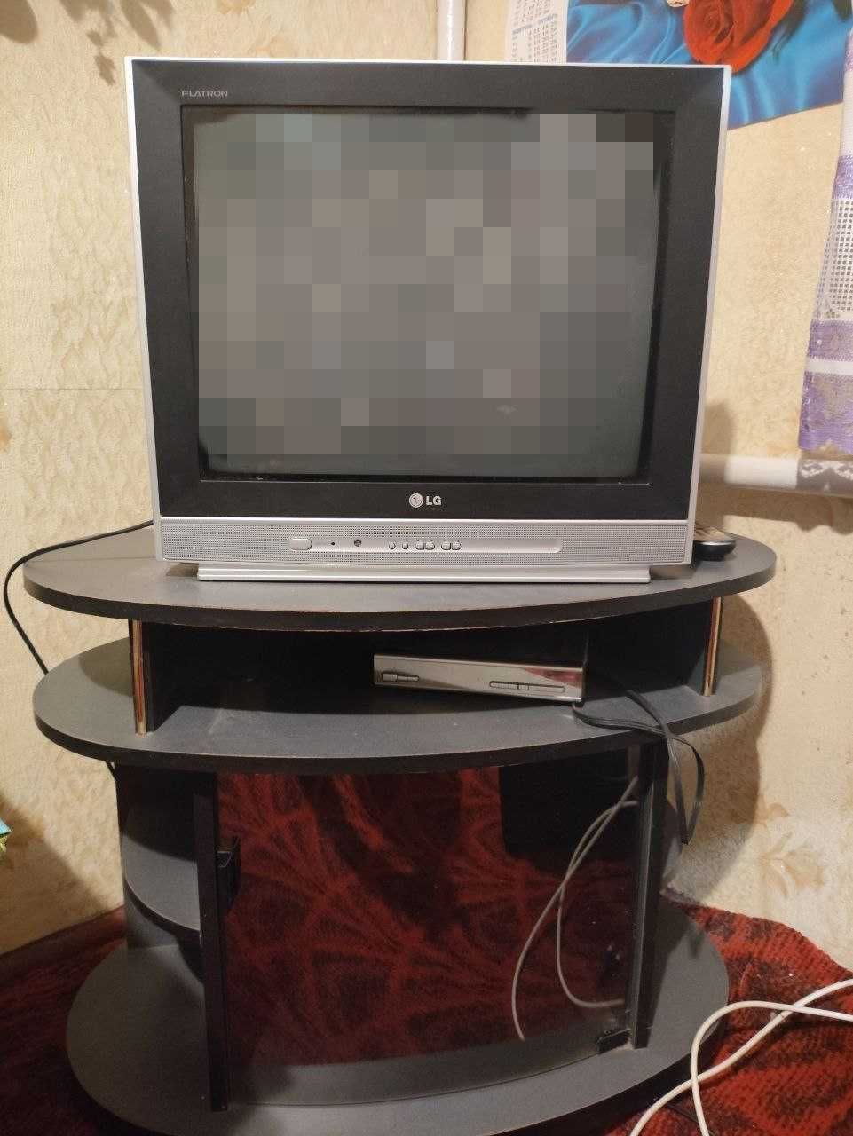 Продам диван та меблі