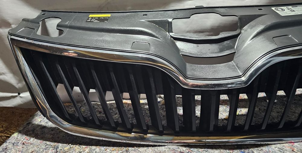 Atrapa chłodnicy grill gril wlot Skoda Rapid II 2 chrom