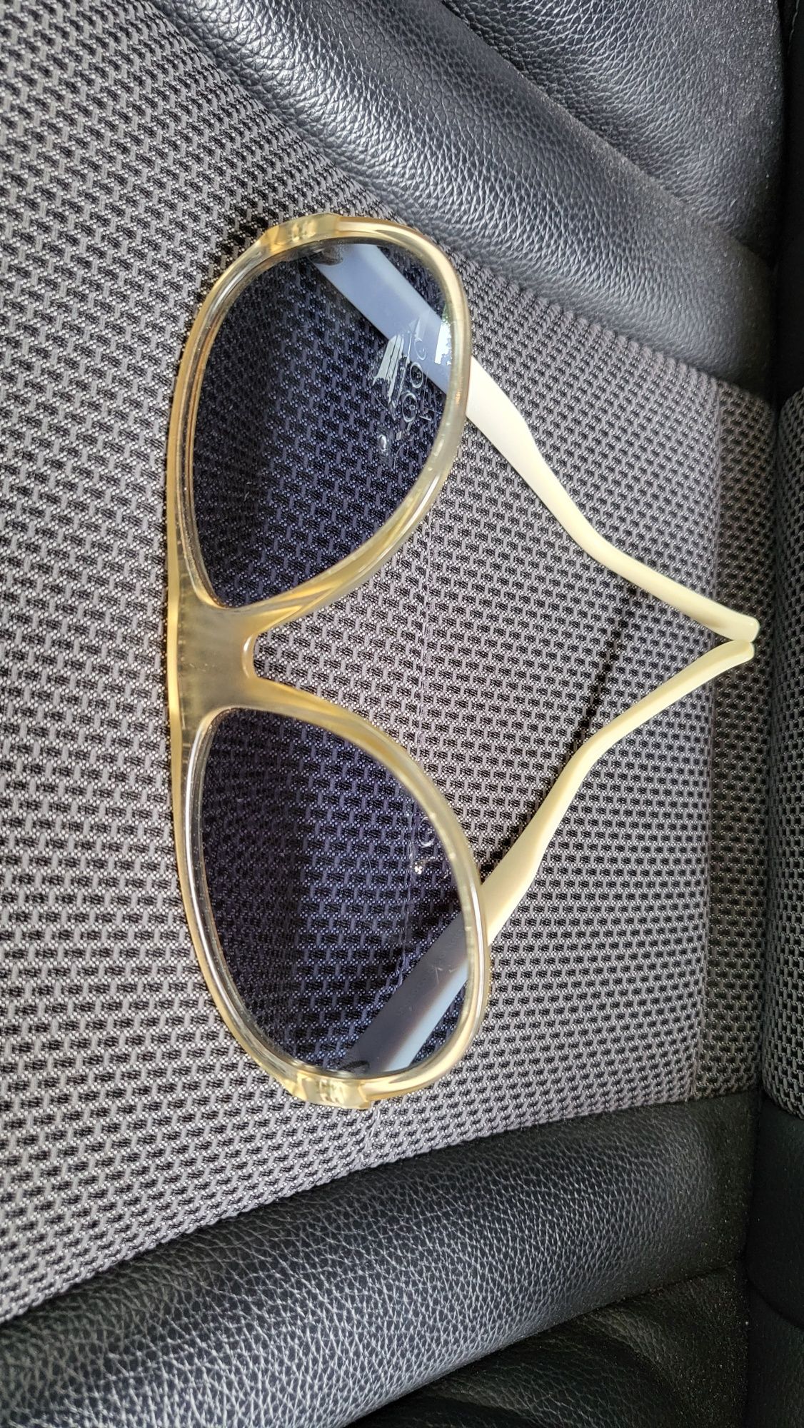 Óculos de sol Benetton