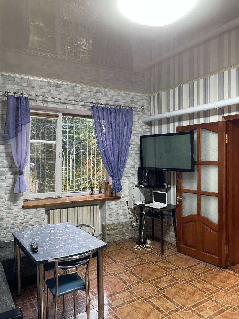 4-кімнатна  квартира з ремонтом та АОГВ  (Заславського-Базарна)