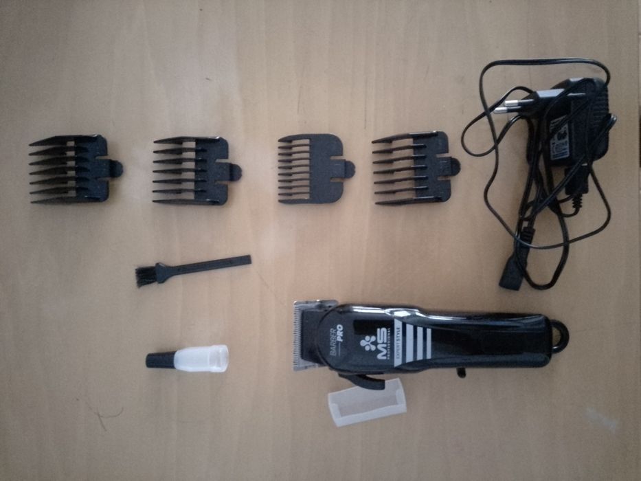 Máquina de cortar cabelo profissional a bateria - MS Professional