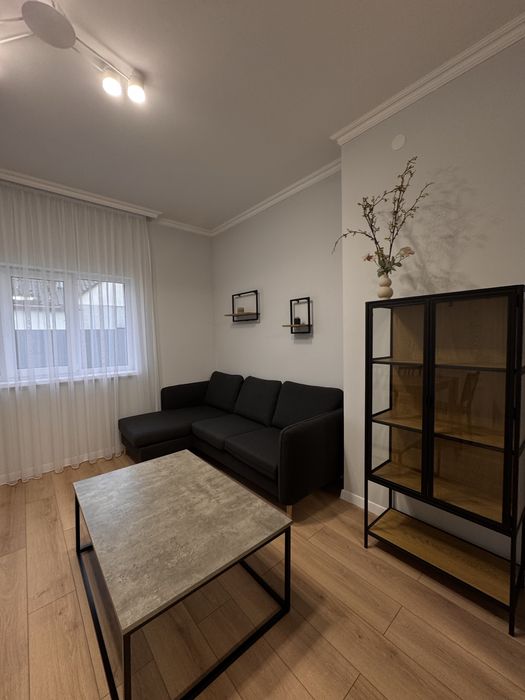 Продається просторий, новий будинок. Поруч р-ку Краснодонців