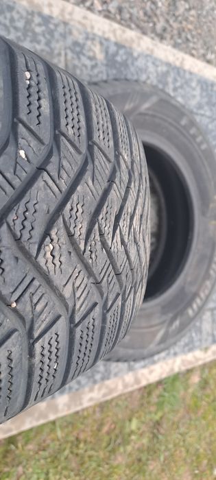 Opony Zimowe Laufenn 215/70/16