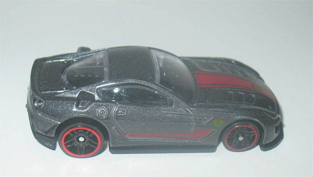 Ferrari 599XX (Escala 1/64 aproximada)
