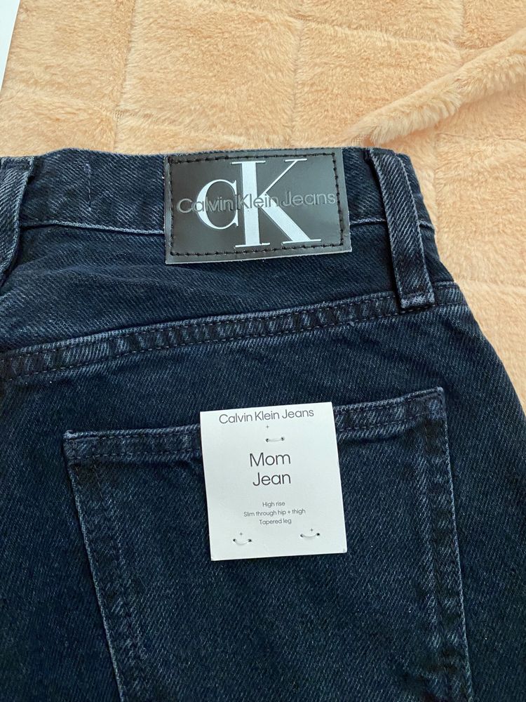 Джинсы Calvin Klein