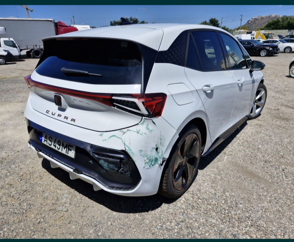 Cupra born 100% para peças