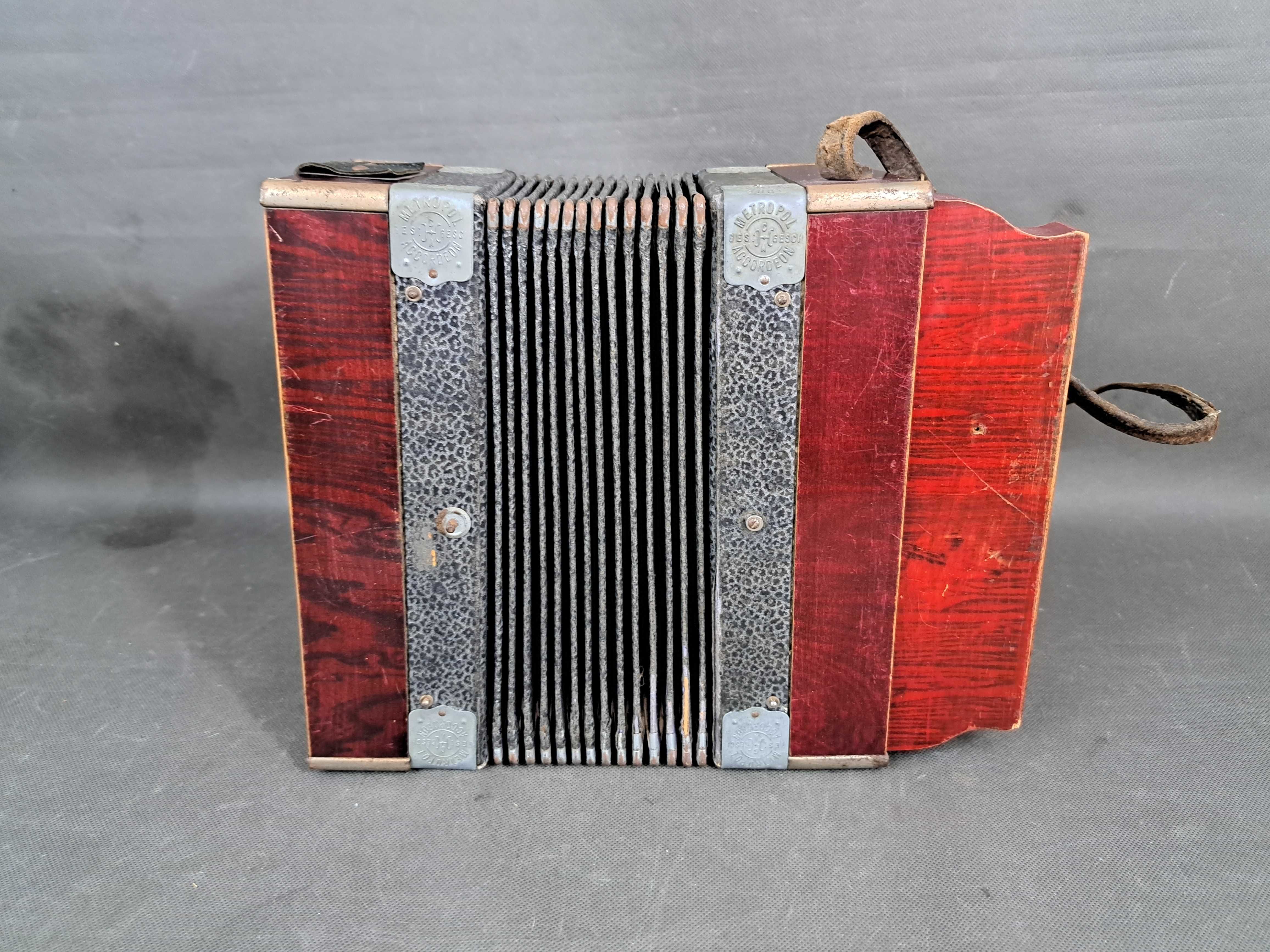 Stary akordeon guzikowy, harmonia, harmoszka Metropol Accordeon