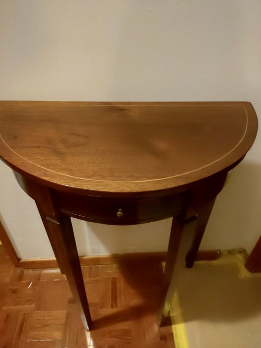 Mesa de apoio meia lua