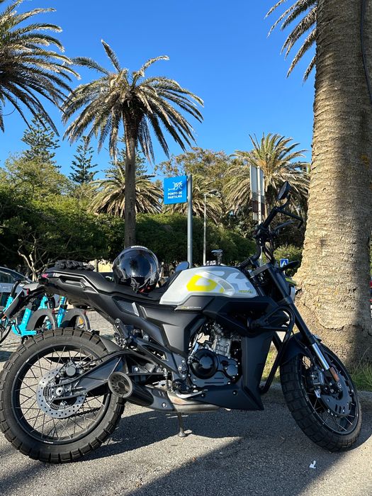 Zontes 125 GK — 2023 • 7.100 km • Impecável • Estilo Scrambler