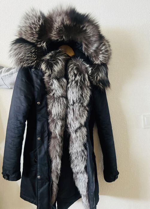 Продам парку в идеальном состоянии