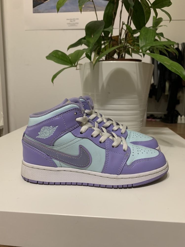 Nike Jordan mid purple aqua