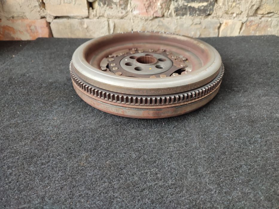 Демпфер DSG 6 DQ250 двумасовий маховик щеплення Дсг6 2.0тді  АКПП