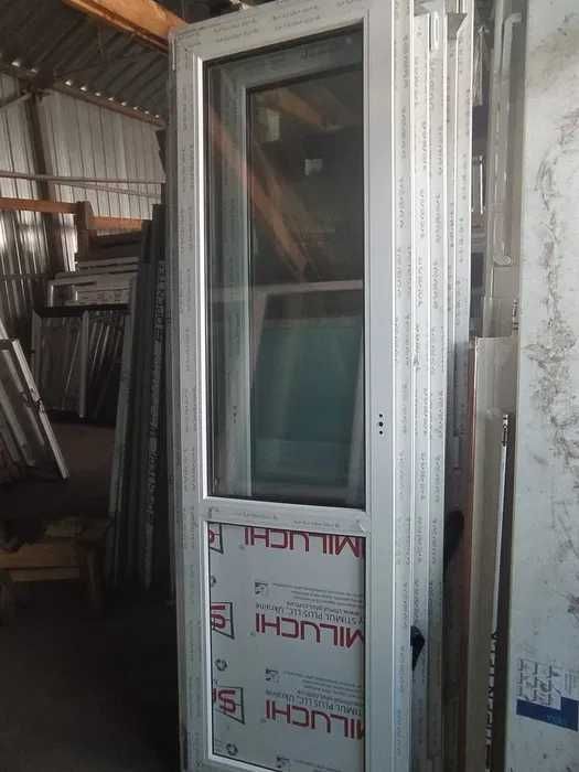 Продам вікна з профілю REHAU