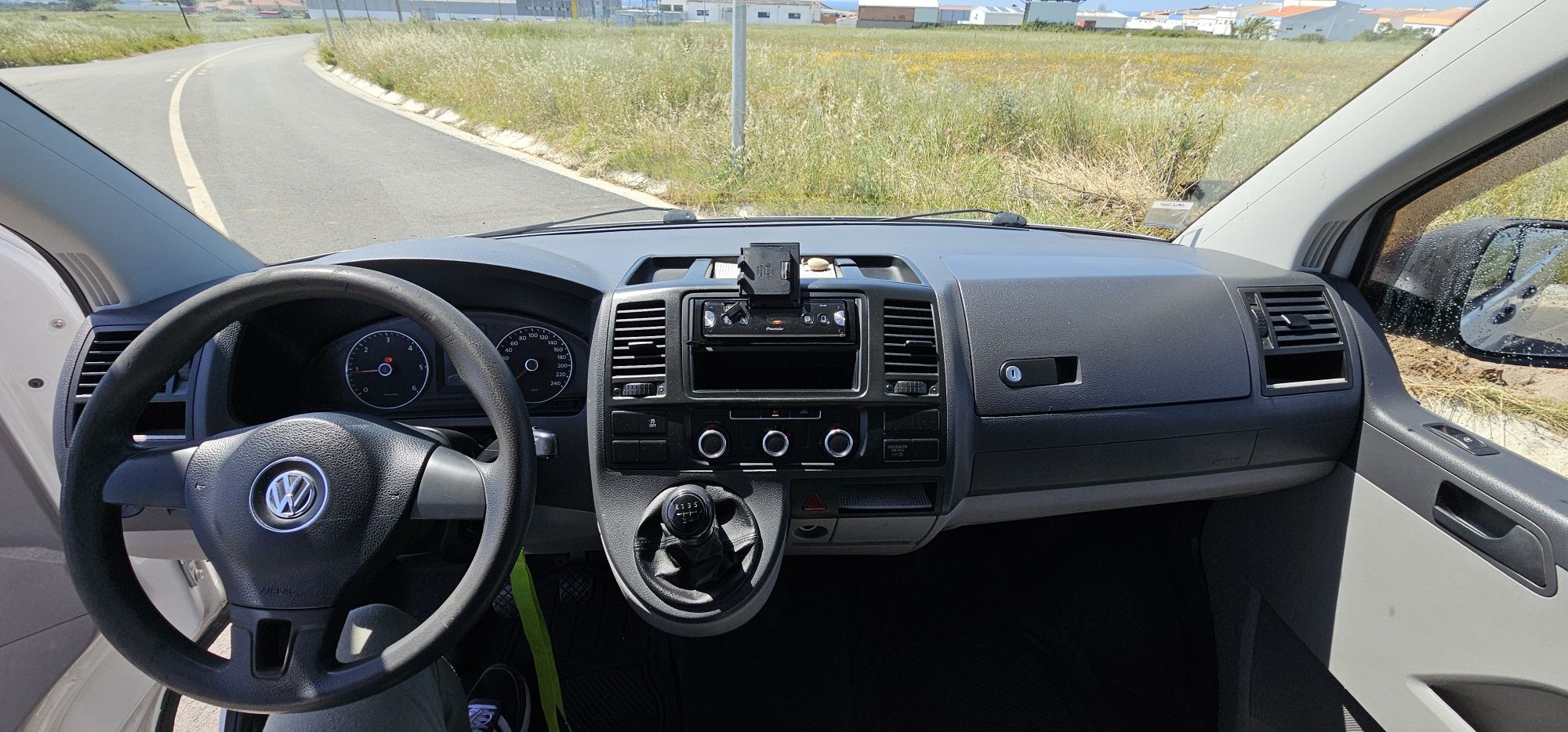VW T5 2.0 TDI 2012 CAMPERVAN "LEGALIZADA"